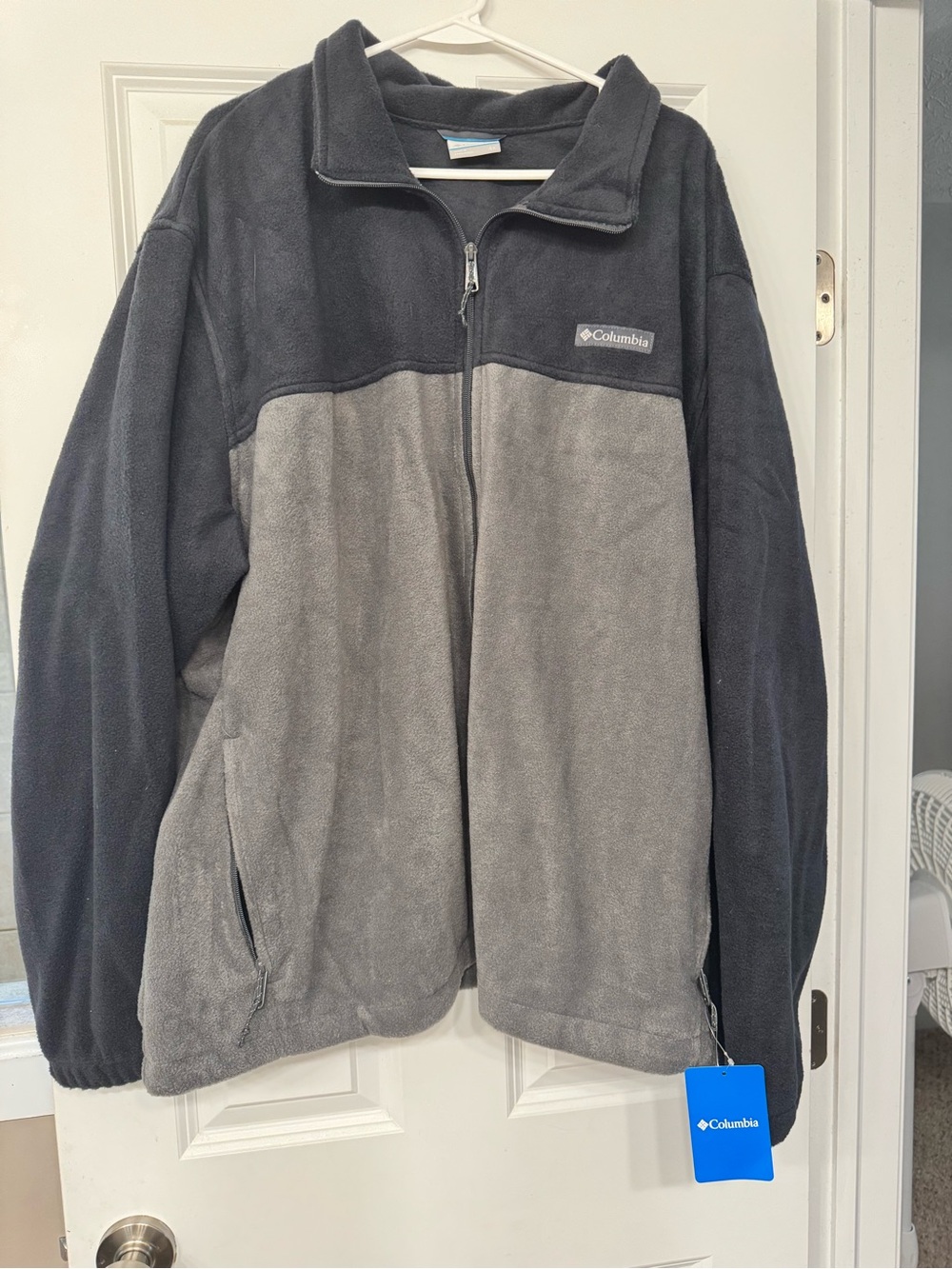 Columbia Two-Tone Fleece Jacket in Black and Gray